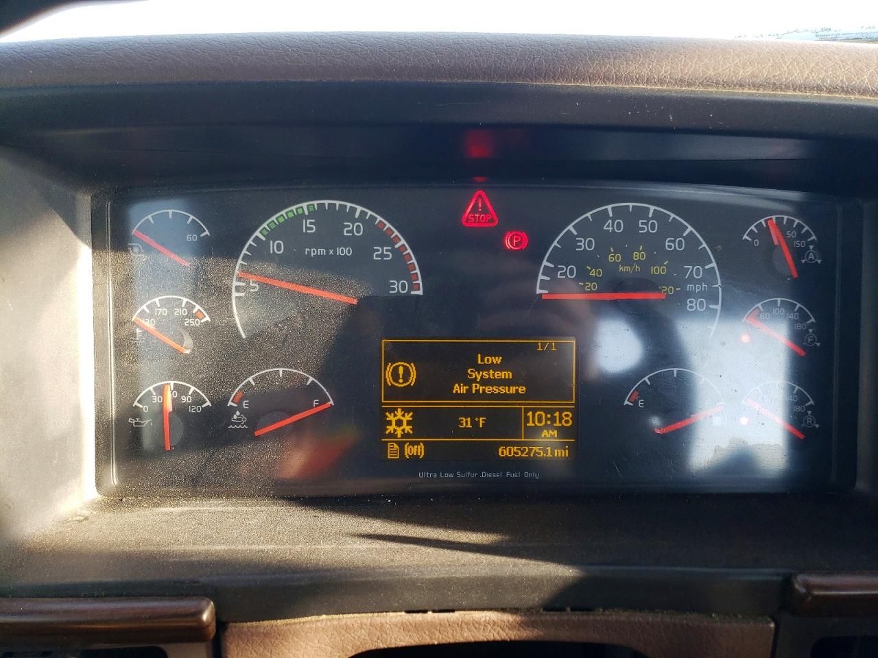 2016 Volvo VNL Semi Truck