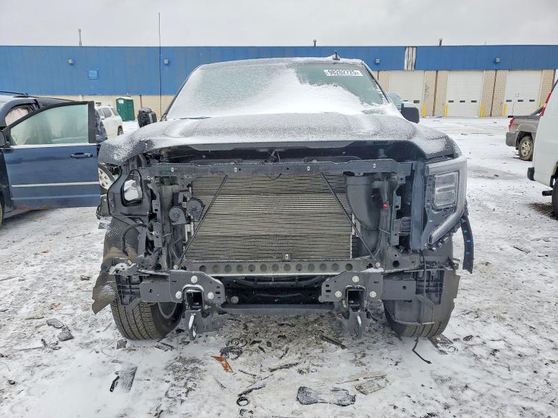 2025 GMC Sierra K1500 slt