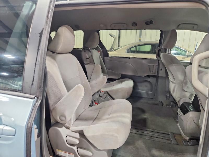 2017 Toyota Sienna le