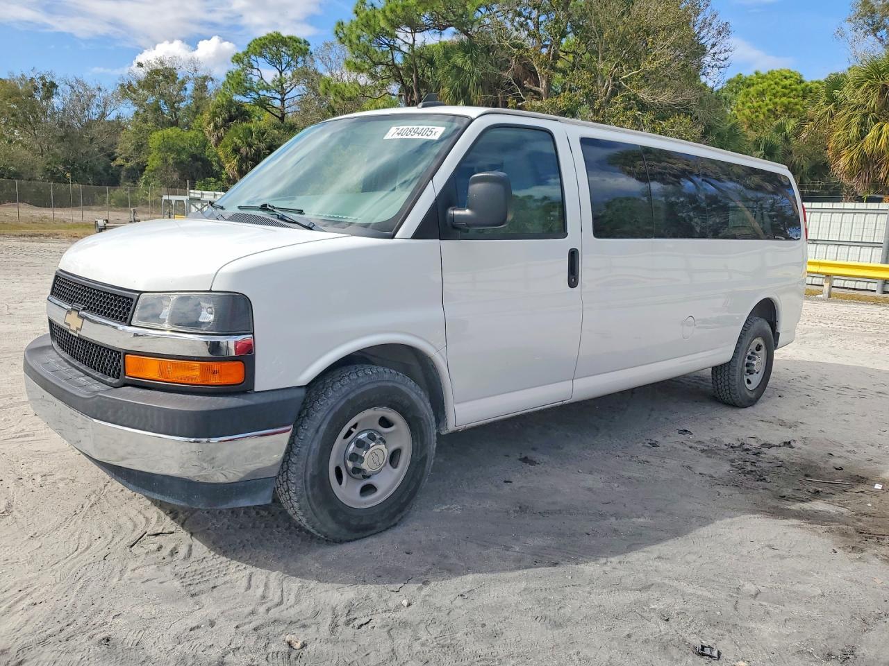 2017 Chevrolet Express G3500 LT