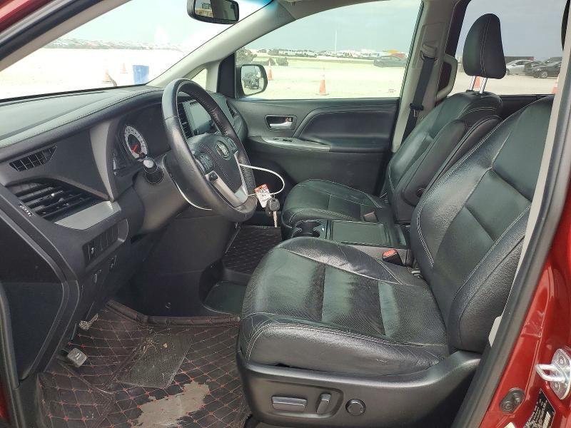 2017 Toyota Sienna se