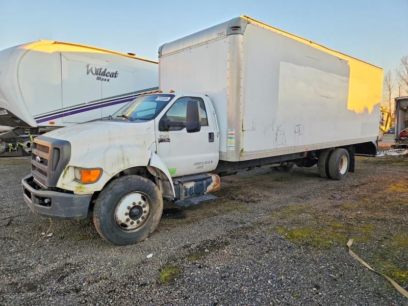 2015 Ford F750 BOX Truck
