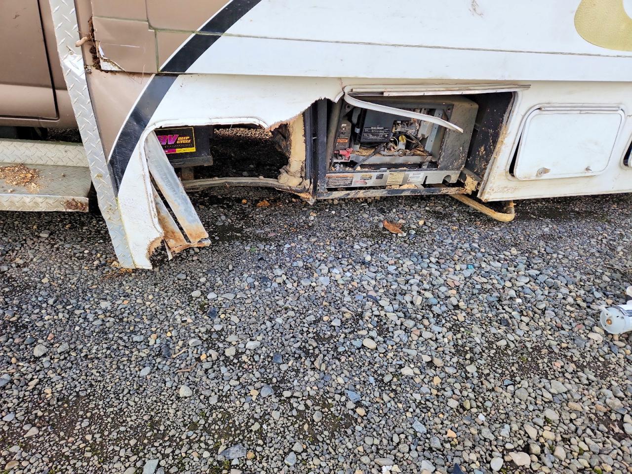 2005 Chevrolet C5500 Recreational Vehicle