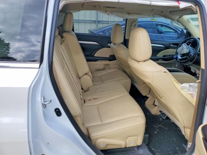 2018 Toyota Highlander se