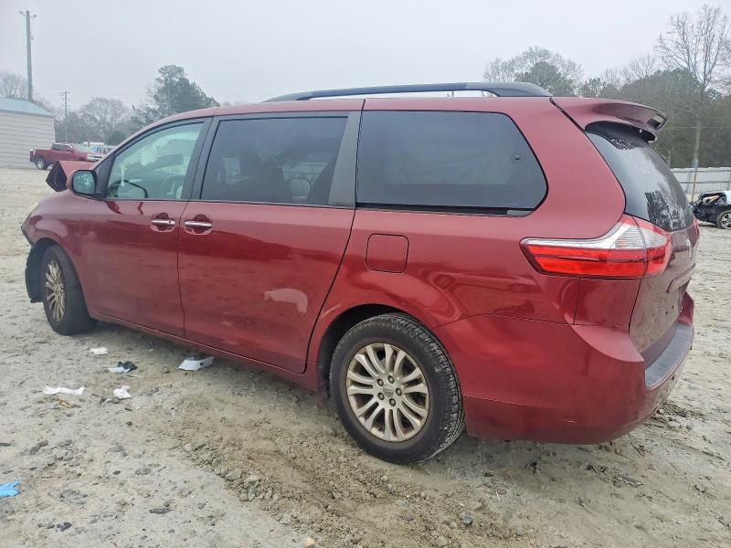 2015 Toyota Sienna xle Premium 8-passenger