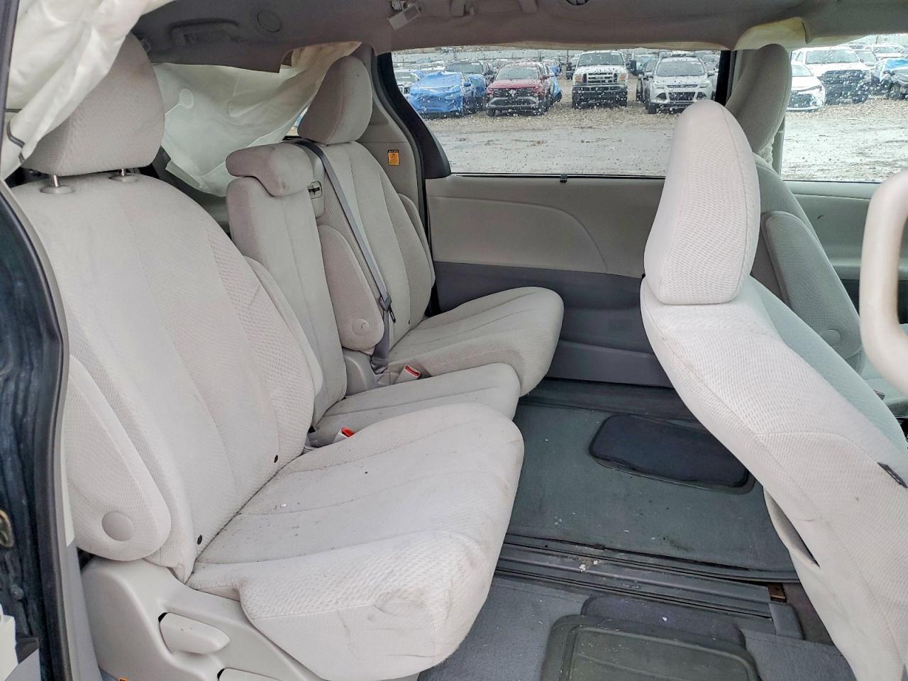 2012 Toyota Sienna le
