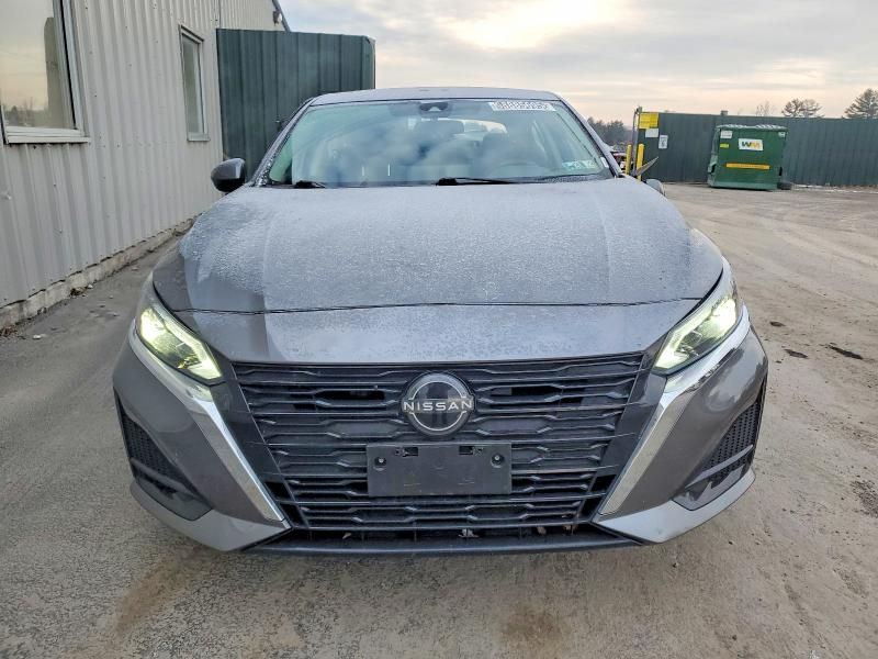 2023 Nissan Altima sv