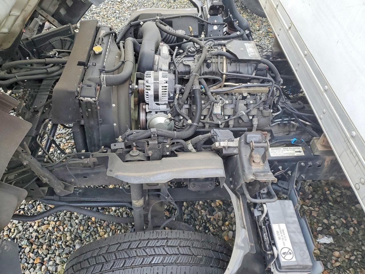 2016 Isuzu NPR BOX Truck