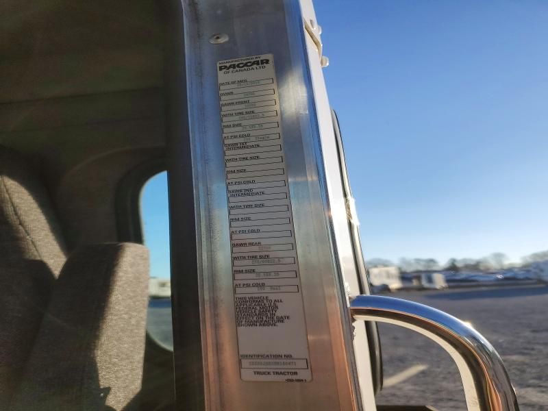 2017 Kenworth T370 Semi Truck