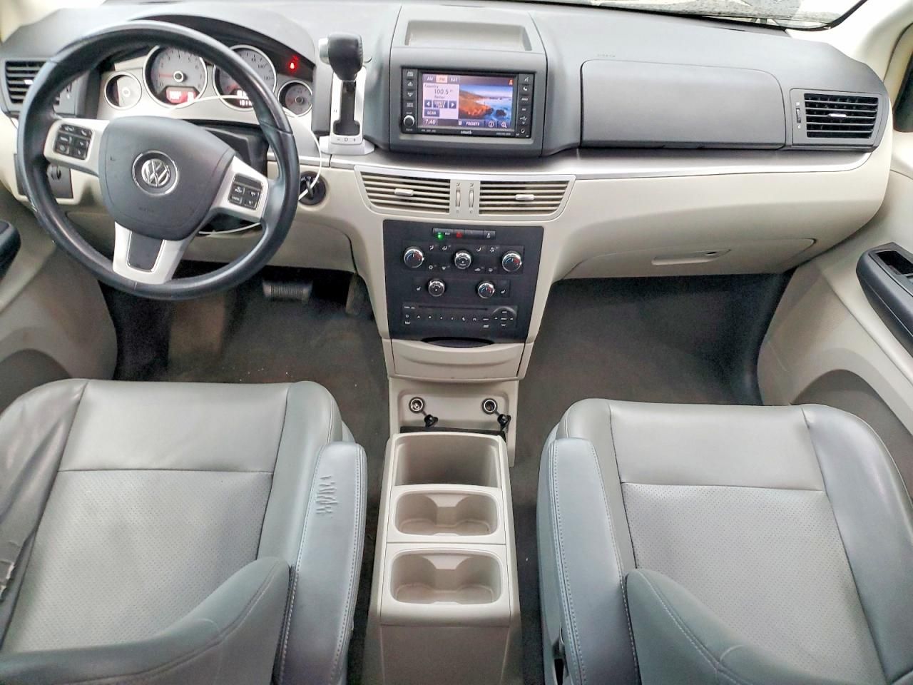 2014 Volkswagen Routan se