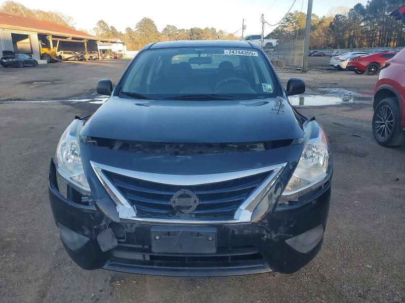 2015 Nissan Versa s