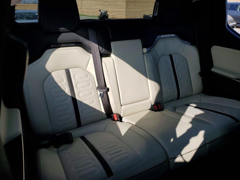 2025 Rivian R1T Adventure