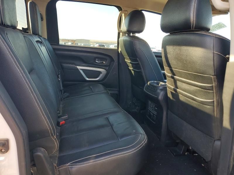 2017 Nissan Titan xd sl