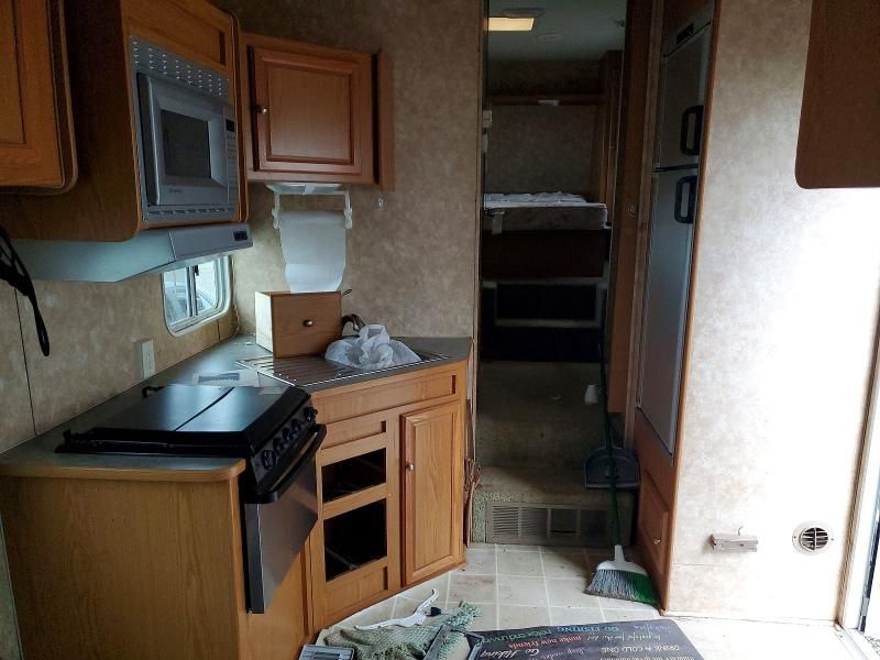 2005 Skyline Layton-camper