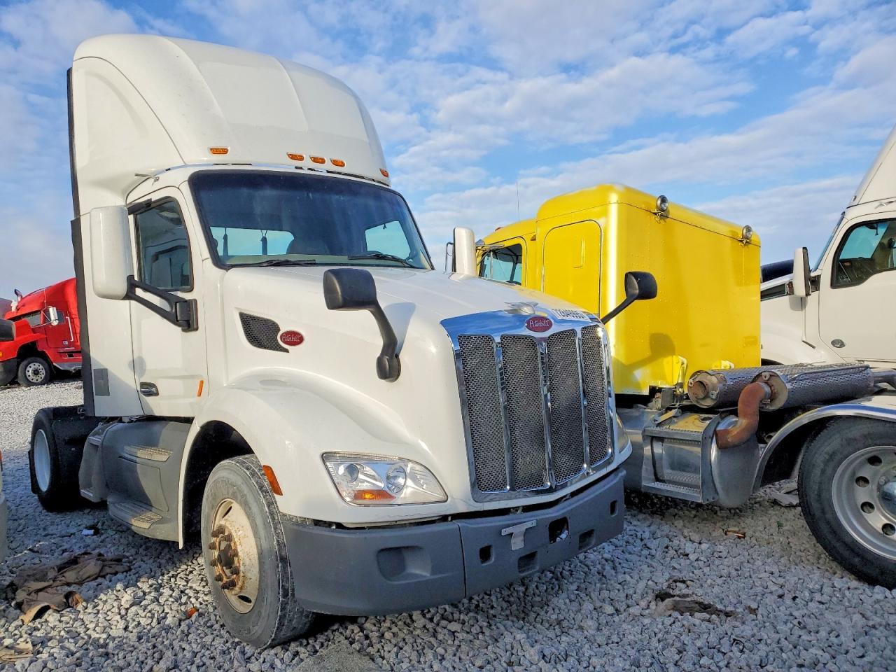 2018 Peterbilt 579 Semi Truck
