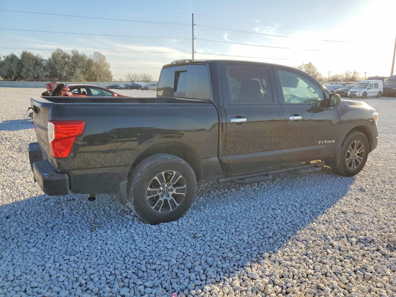 2021 Nissan Titan SV