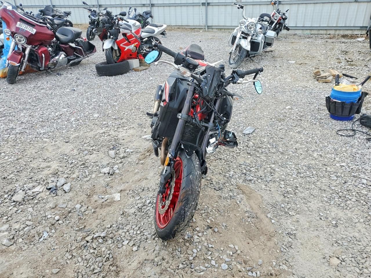 2024 Kawasaki ZR900 F