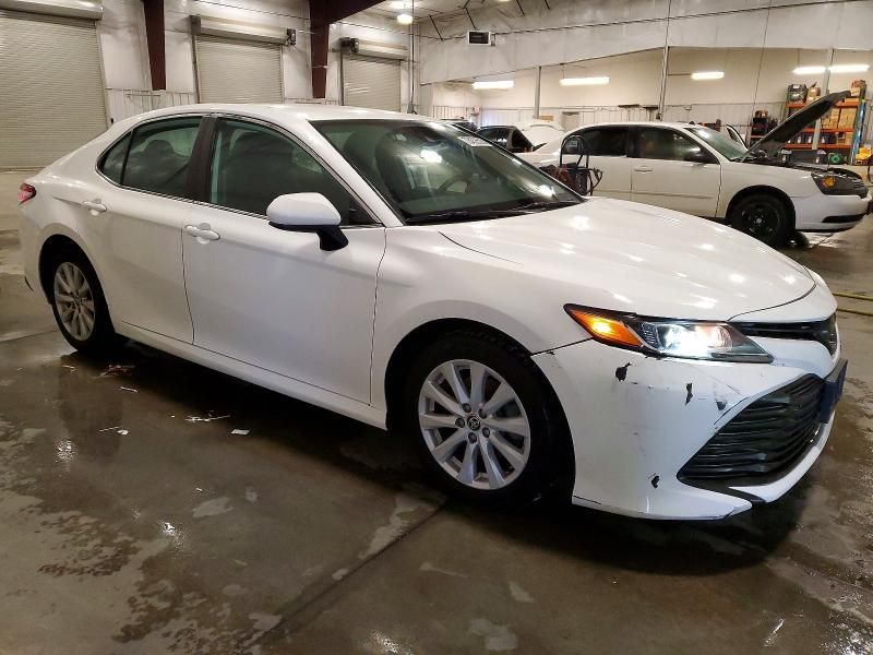 2020 Toyota Camry le