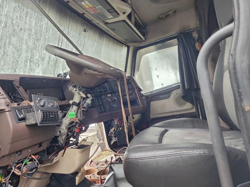 2015 Volvo Vnl Semi Truck