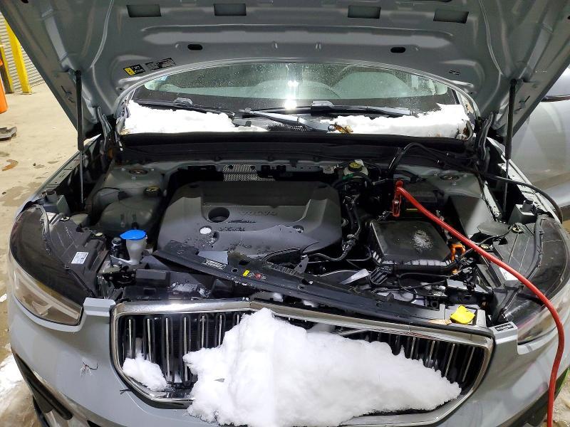 2025 Volvo Xc40 Core