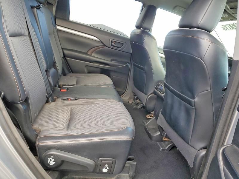 2015 Toyota Highlander le