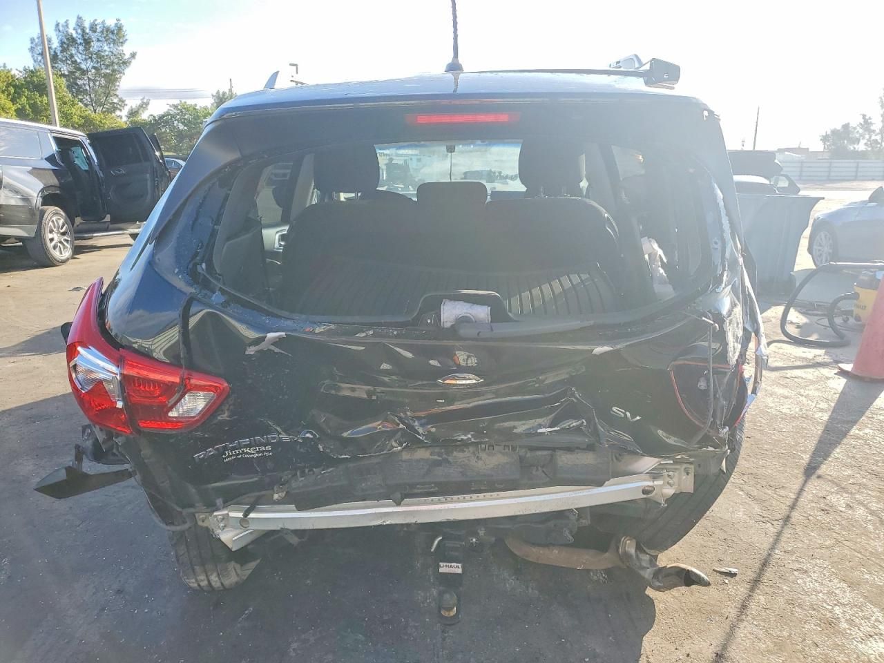 2017 Nissan Pathfinder s