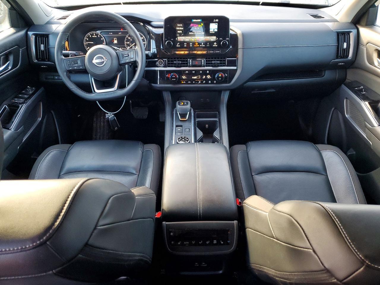 2023 Nissan Pathfinder sl