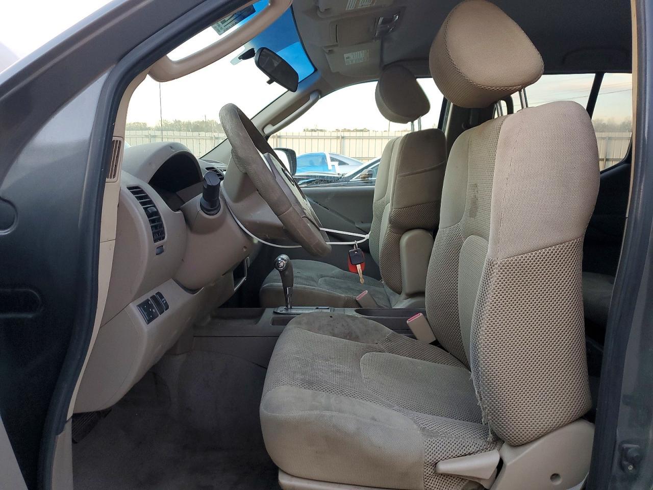 2008 Nissan Frontier Crew cab le