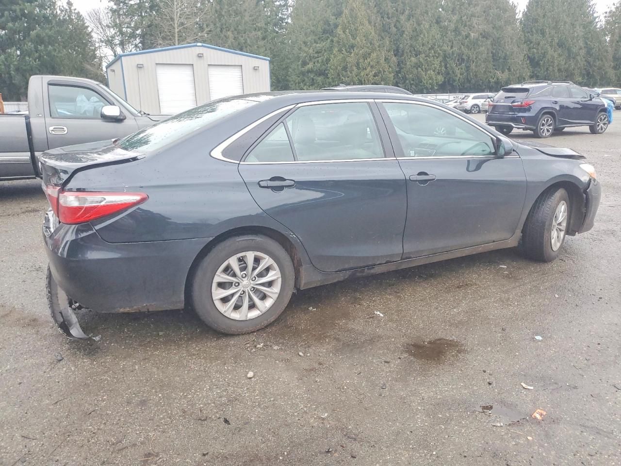 2016 Toyota Camry le