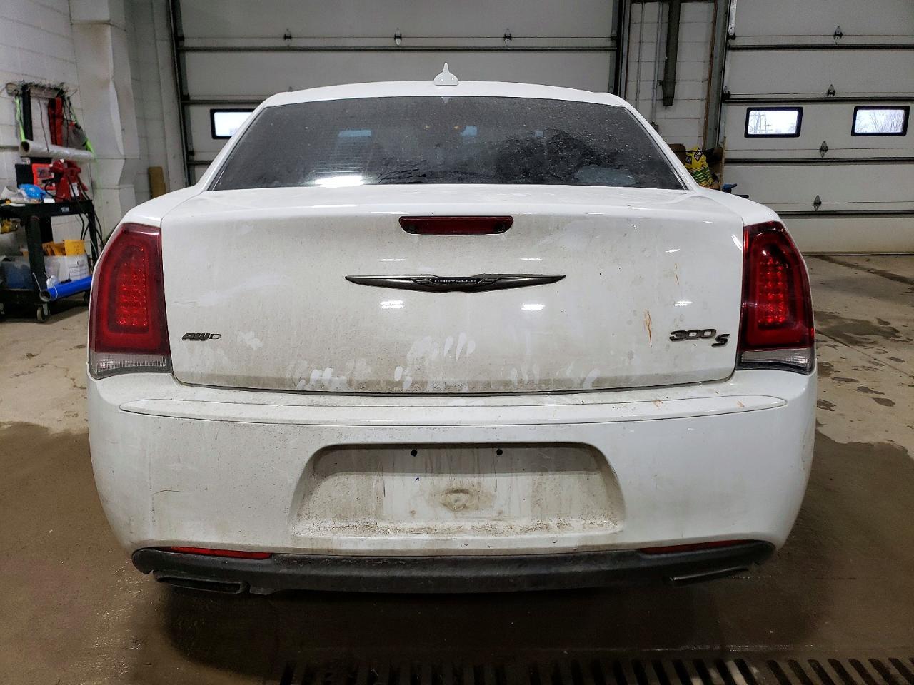 2016 Chrysler 300 s