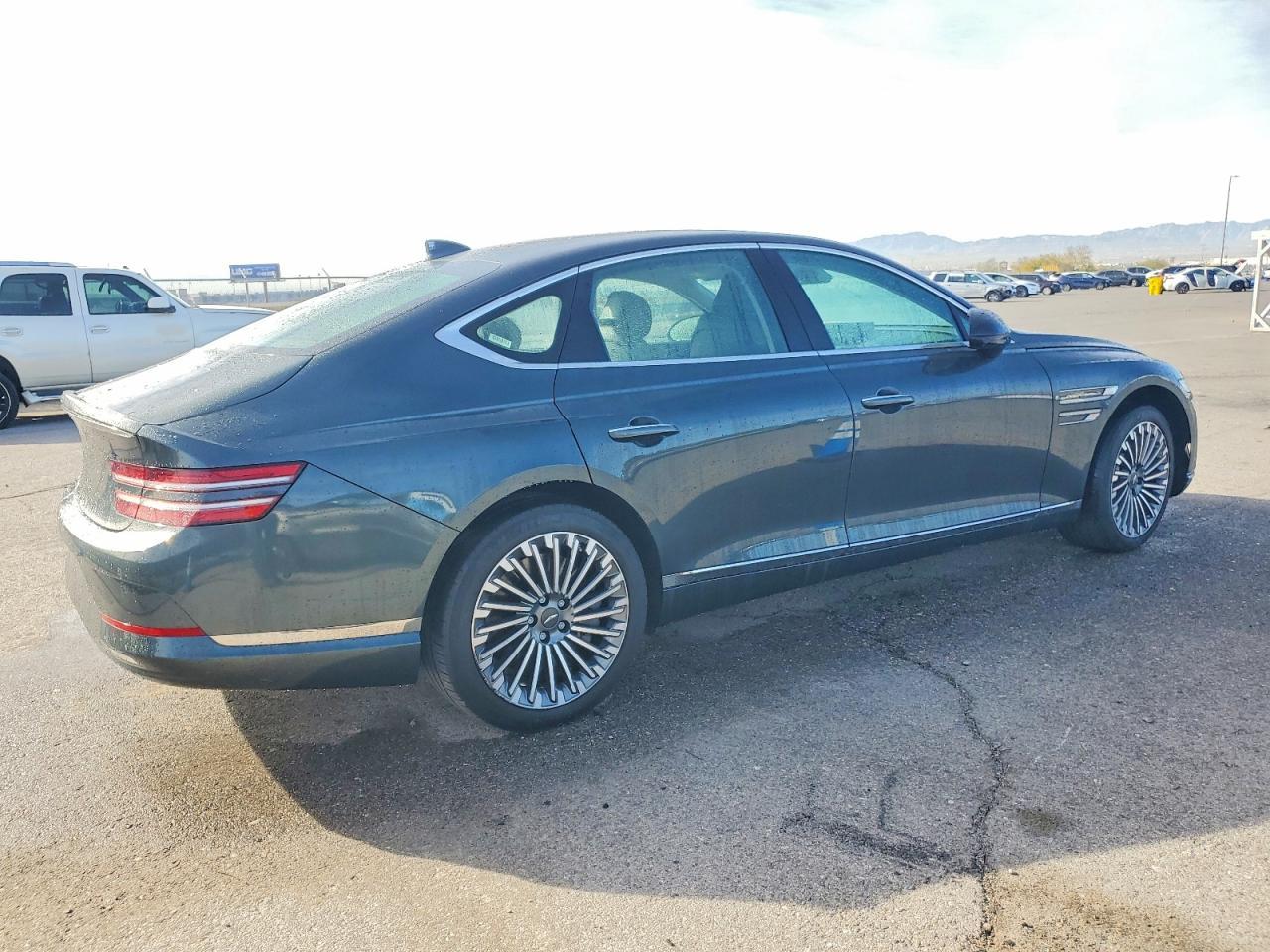 2023 Genesis G80