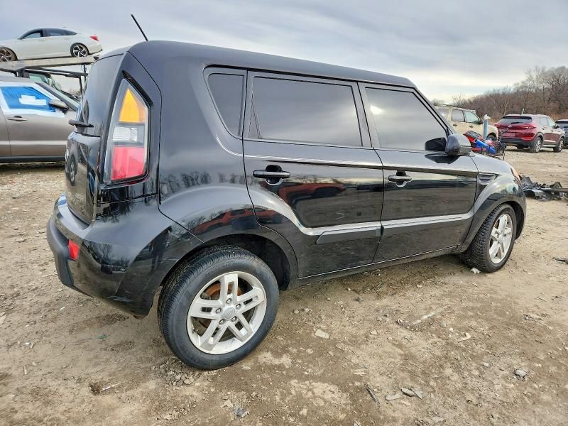 2011 KIA Soul +
