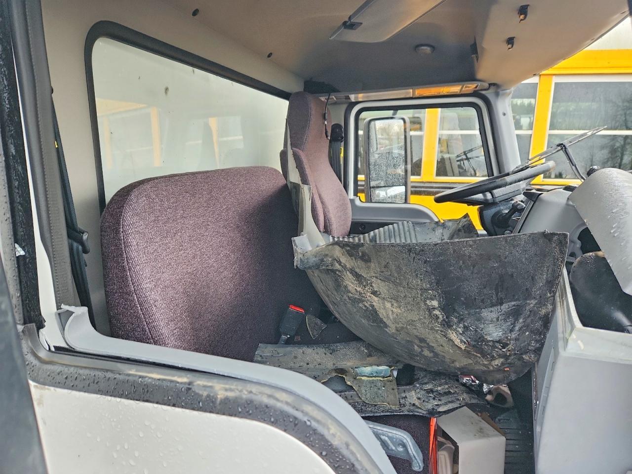 2025 Mack MD BOX Truck