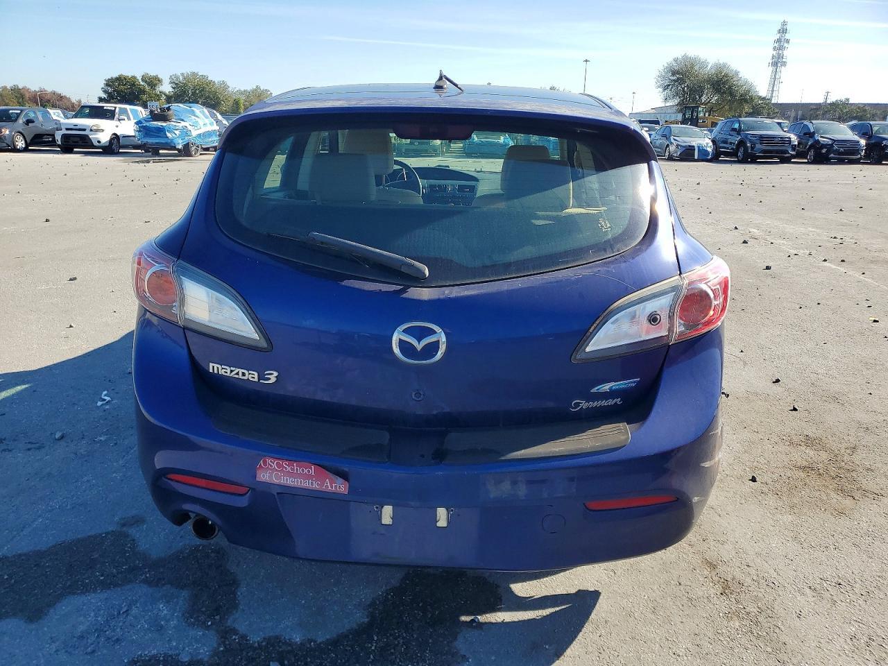 2013 Mazda 3 I