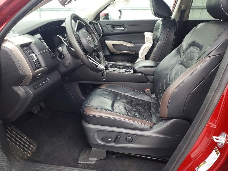 2022 Nissan Pathfinder Platinum