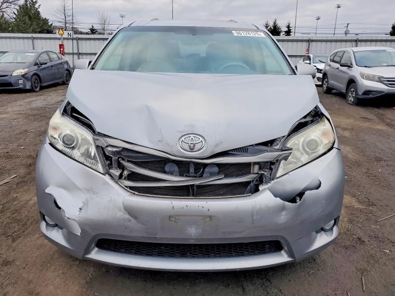 2013 Toyota Sienna xle