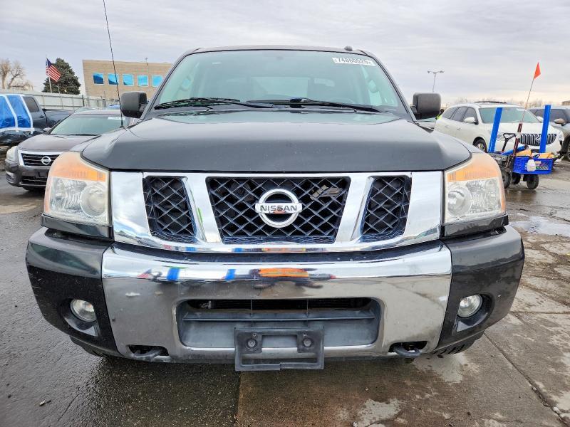 2015 Nissan Titan SV