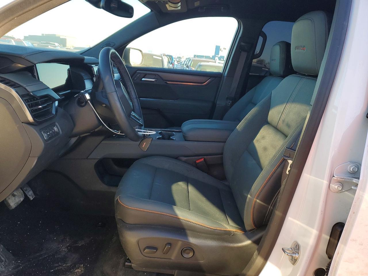 2025 GMC Acadia AT4