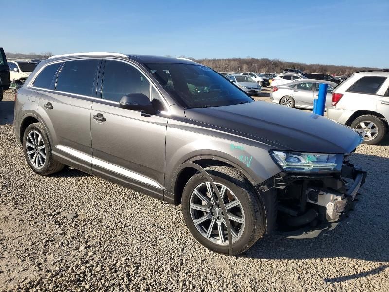 2019 Audi Q7 Premium Plus