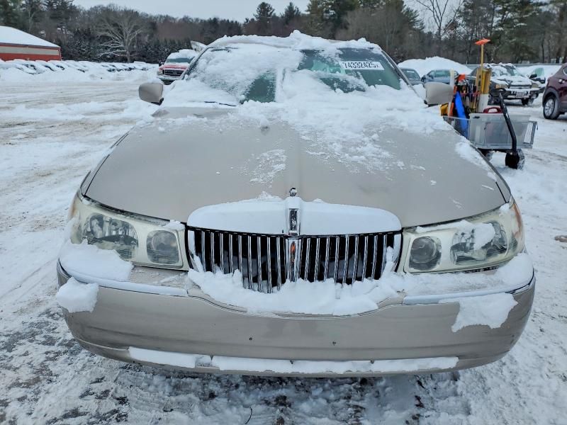 2001 Lincoln Town car Signature
