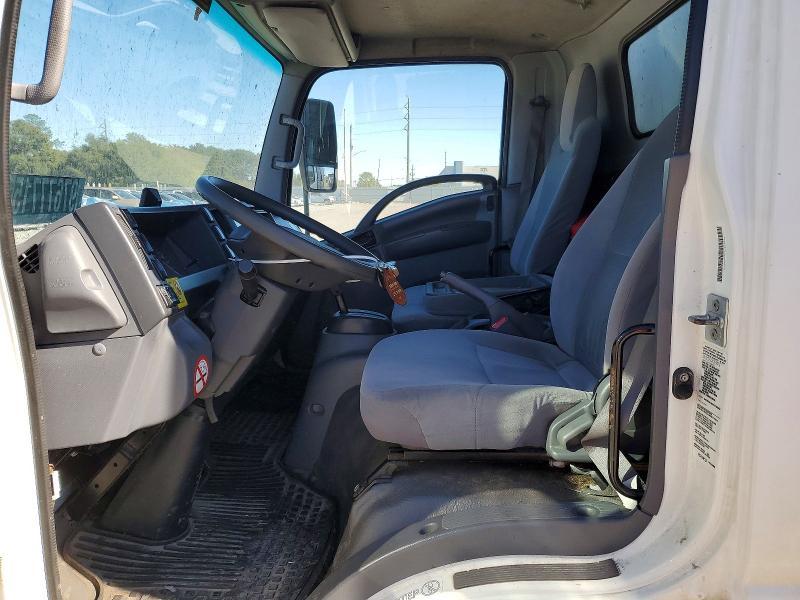 2019 Isuzu NPR BOX Truck