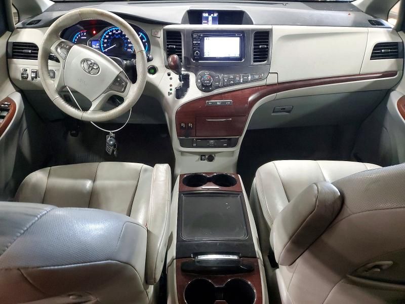 2013 Toyota Sienna xle