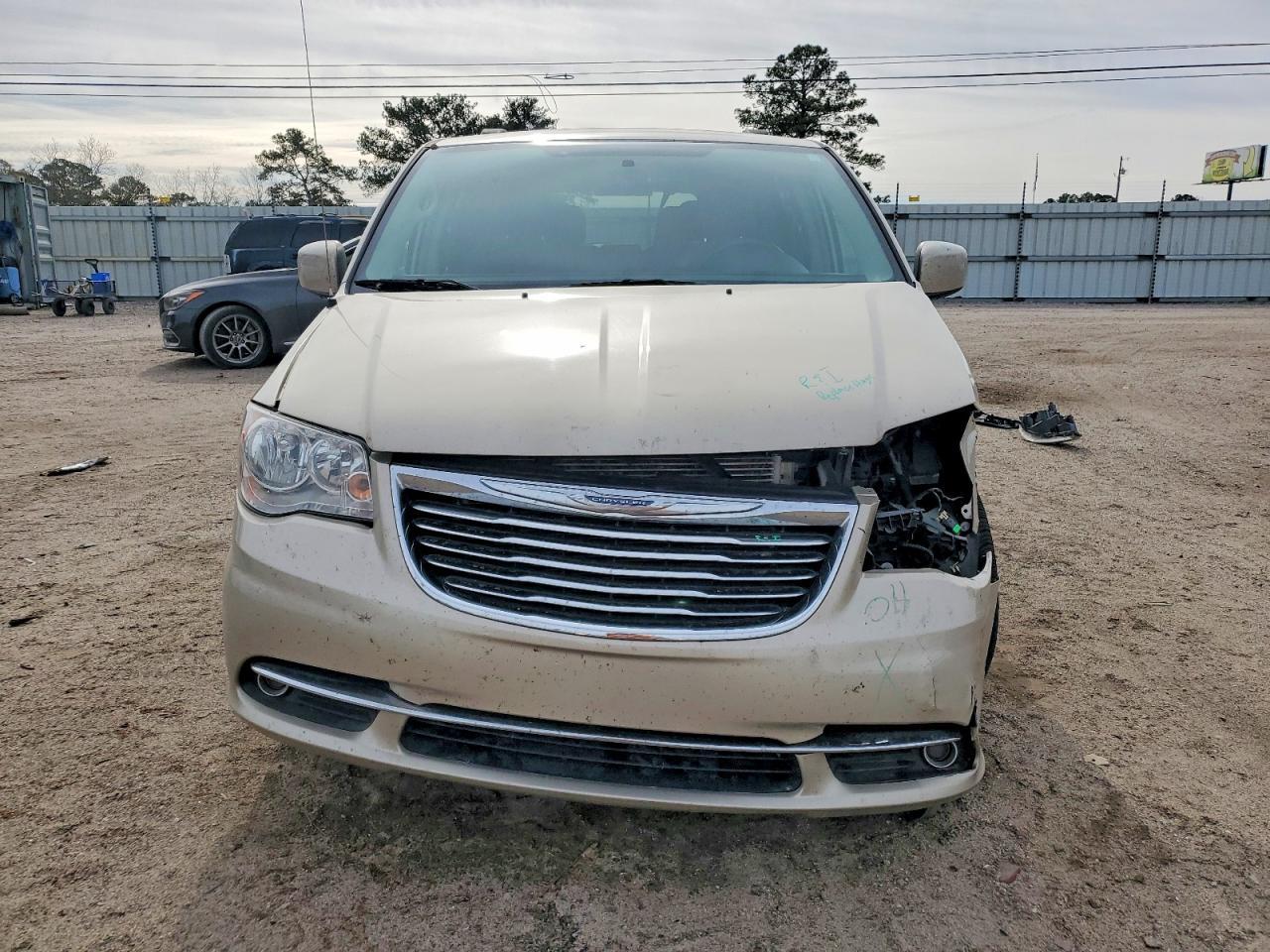 2016 Chrysler Town & Country Touring