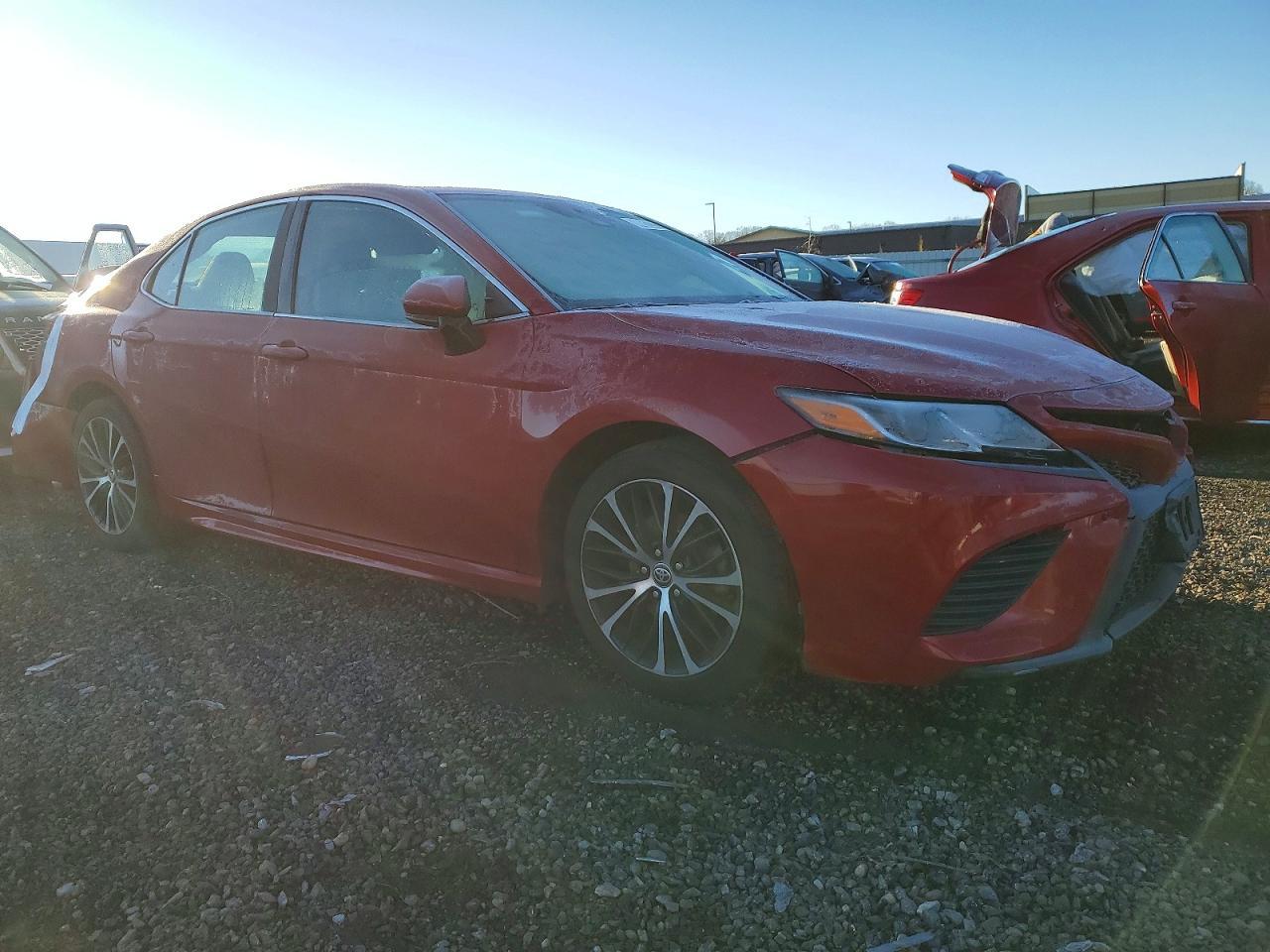 2020 Toyota Camry se