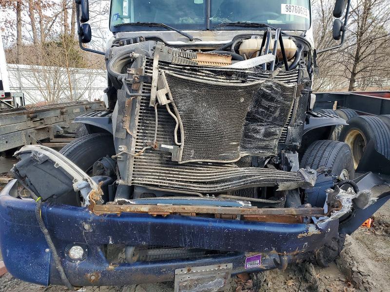 2006 Freightliner Columbia 120 Semi Truck