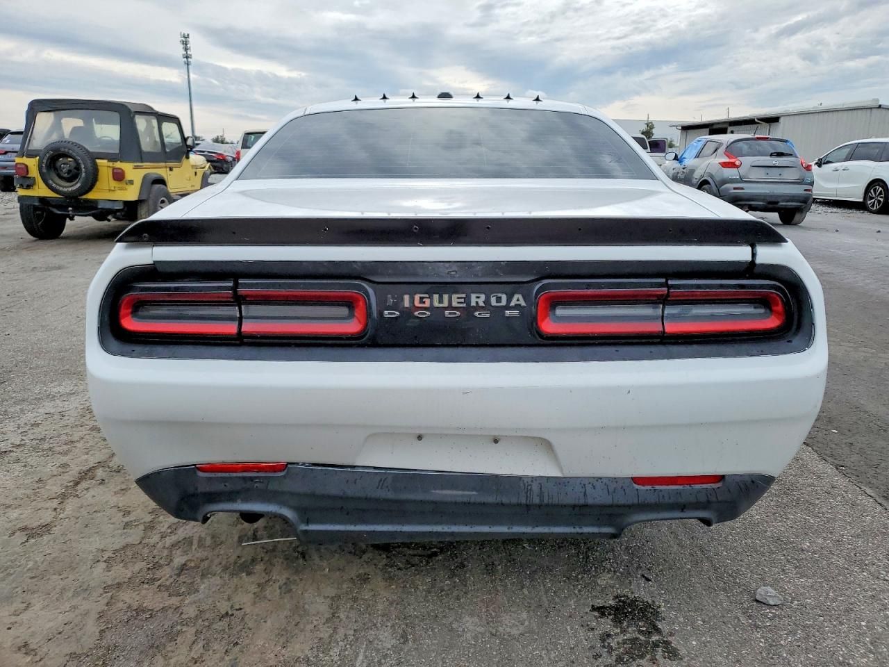 2015 Dodge Challenger sxt