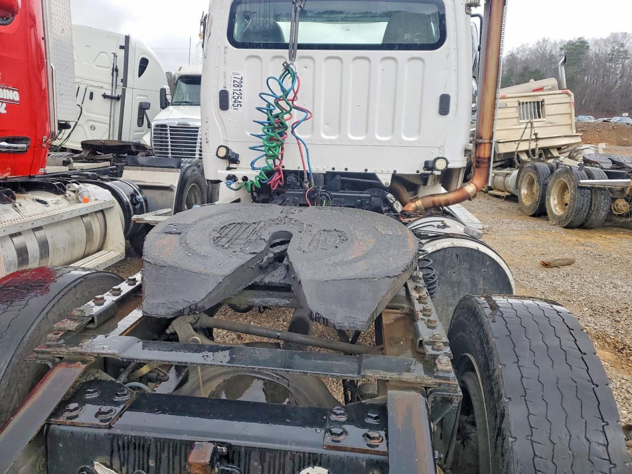 2015 Freightliner Business Class M2 Semi Truck