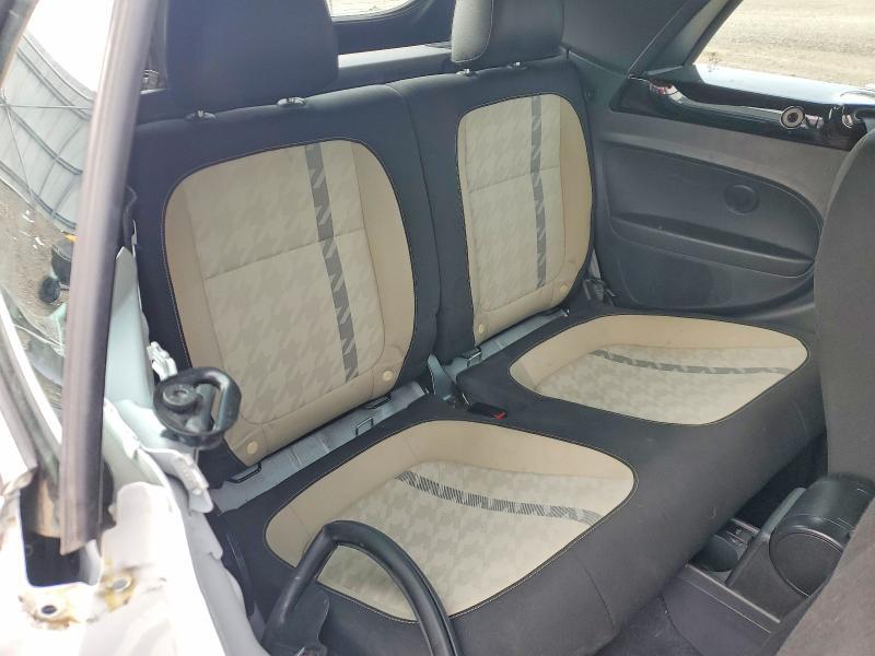 2018 Volkswagen Beetle s