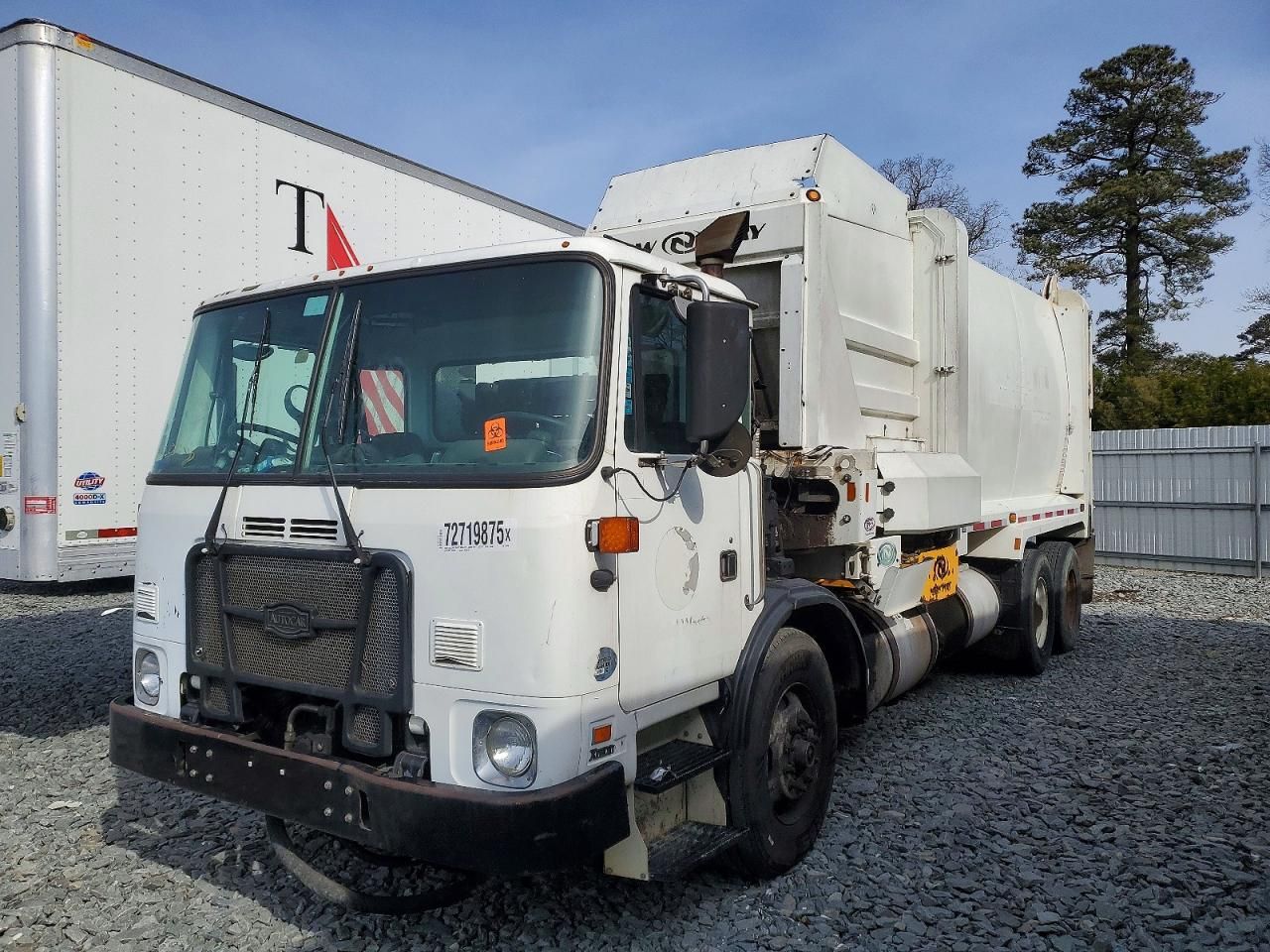 2015 Autocar Llc 2015 Autocar ACX Refuse Truck