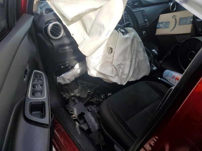 2020 Nissan Versa sr